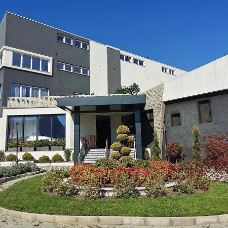 Guest Rooms Denicija Skopje Exteriör bild
