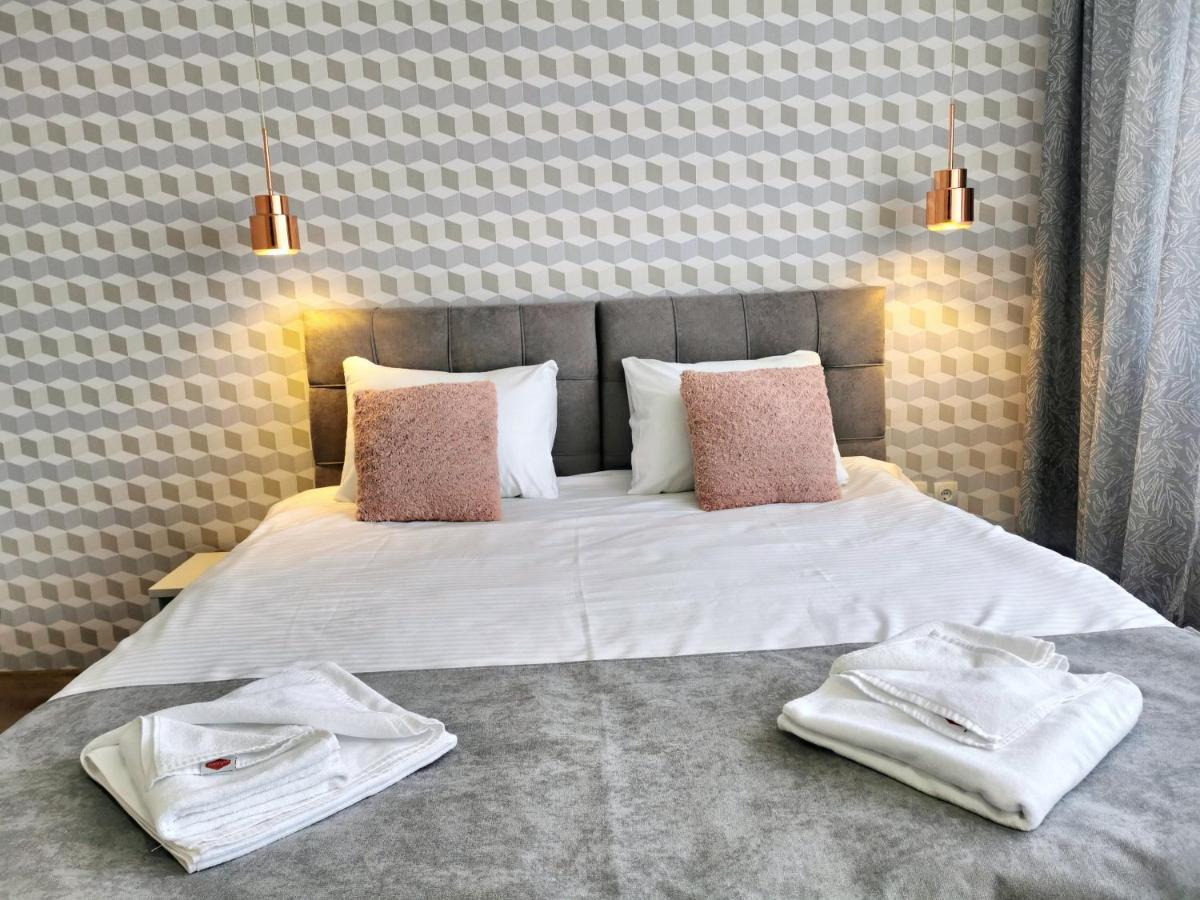 Guest Rooms Denicija Skopje Exteriör bild